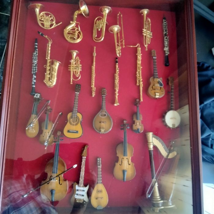 Miniaturas de estrumentos música