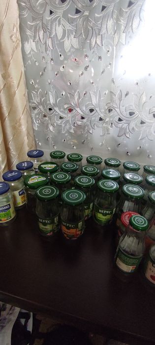 Банки з закруткой разные, разной формы очень много, скидка