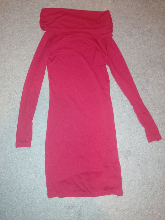 Платье мини с открытыми плечами