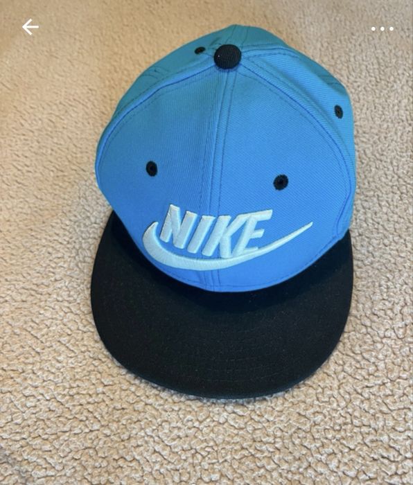 Chapeus diversos de varios estilos