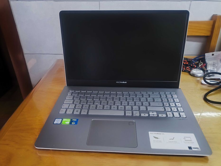 ASUS VivoBook S15 S530U | Core i7 | 15.6" NanoEdge | Portátil Fino e Leve