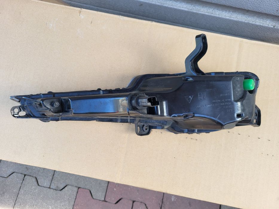 Halogen lewy peugeot 308 lift T9