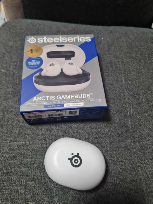 bezprzewodowe słuchawki dokanałowe SteelSeries Arctis GameBuds