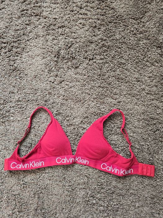 Бюст Calvin Klein, на Ску