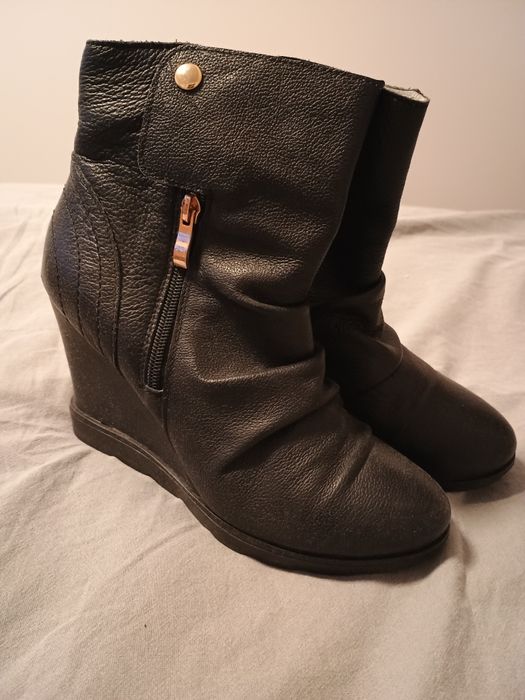 Buty damskie na koturnie ro39