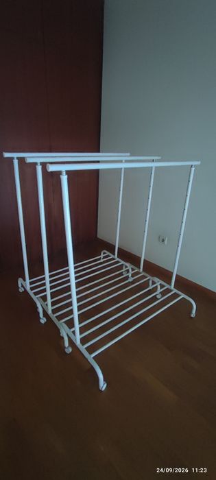 Suporte para cabides