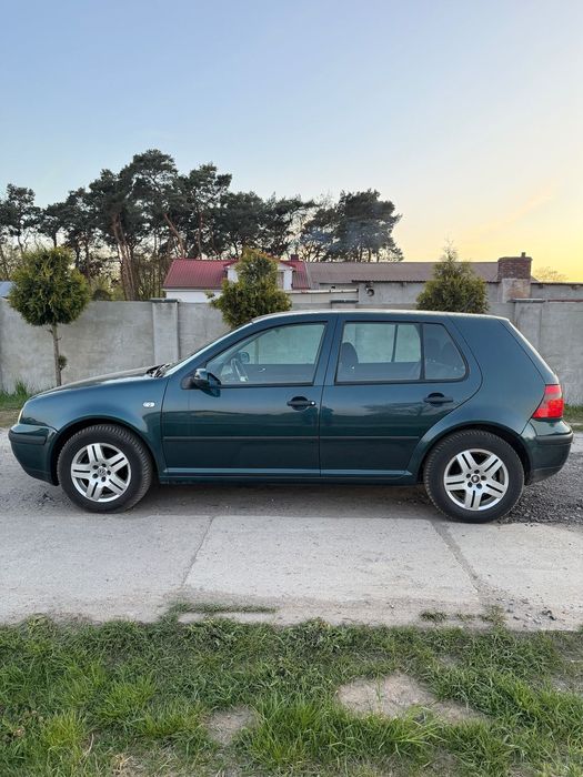 Volkswagen Golf 1.6 / Klimatronik Zadbany bez rdzy od Niemca /