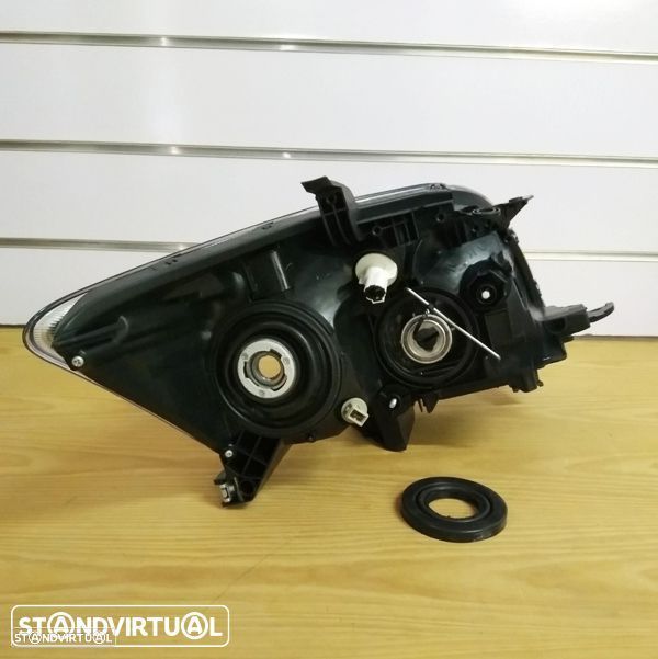Farol Toyota Auris modelo: 2007 até 2010 novo