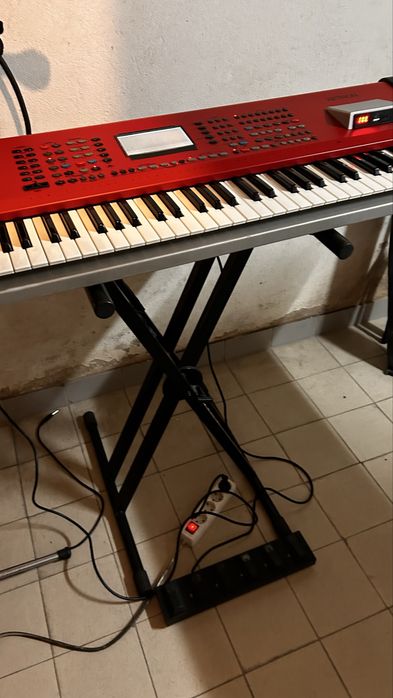 Teclado ketron e roland