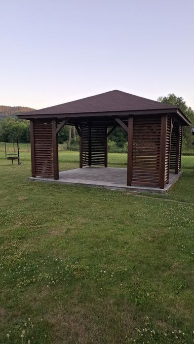 Altana kwadratowa czarna 3x3 gont bitumiczny Podłoga deska 3cm