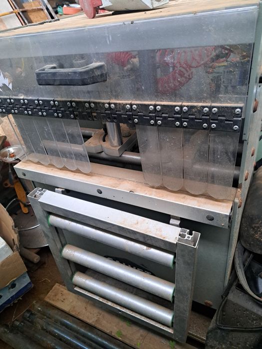 Fresadora agular  para perfis de pvc e alumínio