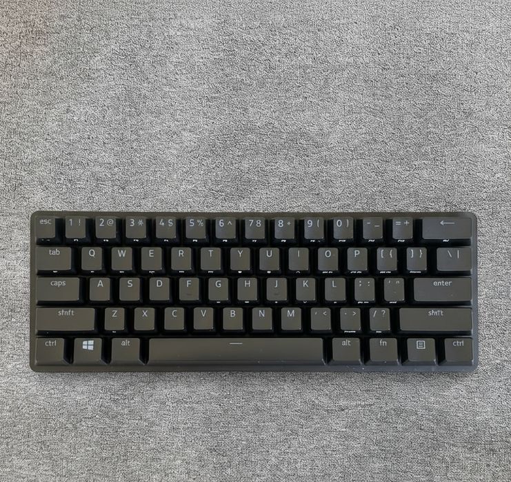 Teclado Razer Huntsman Mini (Switches Óticos Roxos) - semi-novo- com caixa.