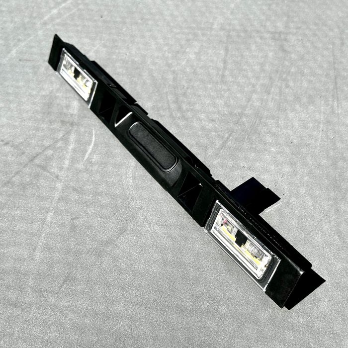 Планка кришки багажника з підсвіткою  BMW X5 E53, BMW X3 E83
