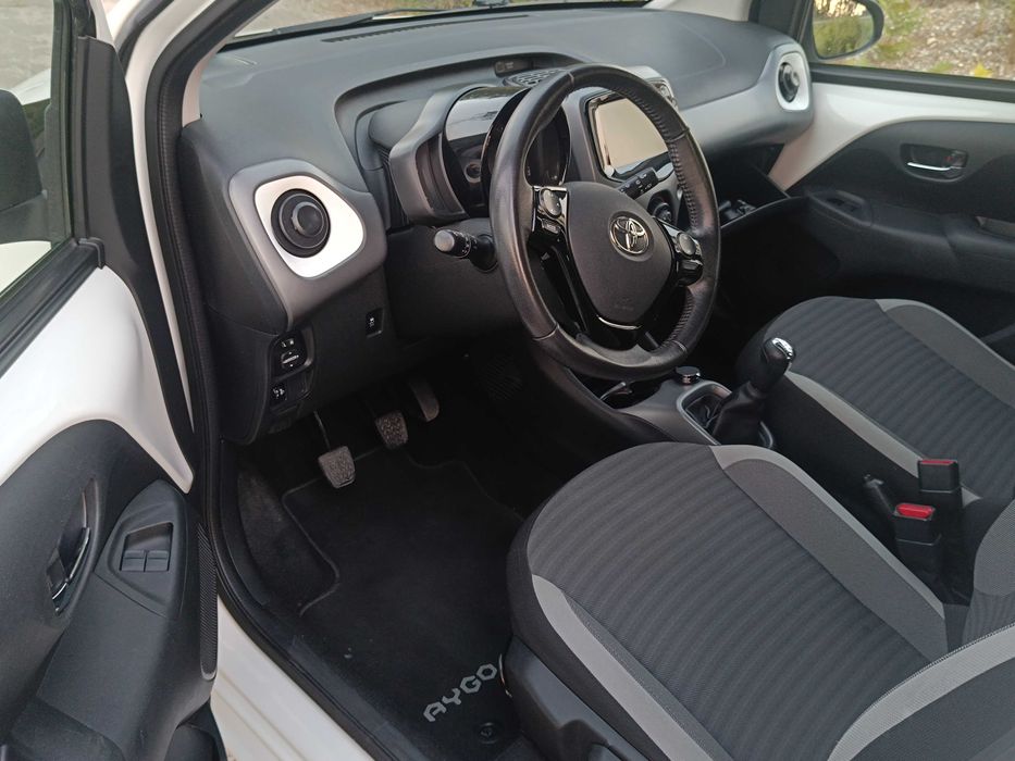 TOYOTA AYGO 1.0-72Cv! Mesmo Novo! 93709Kms! Negociável!