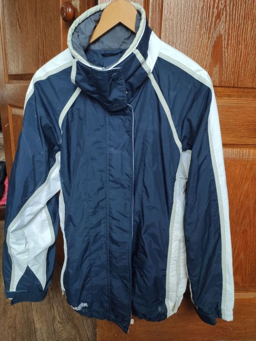 Продам женские куртки