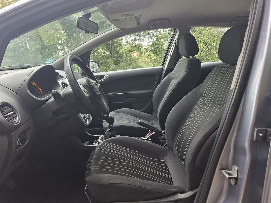 Opel Corsa 1.2 Cosmo 170000km 2010