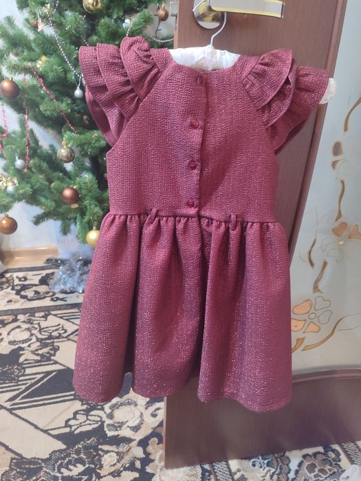 Святкова сукня для дівчинки