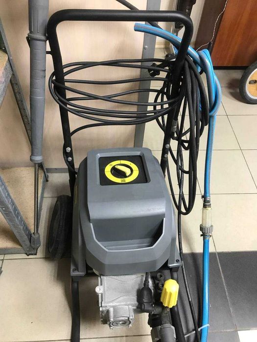 Мийка високого тиску Karcher professional HD6/15-4M