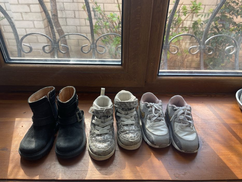 Продам дитяче взуття