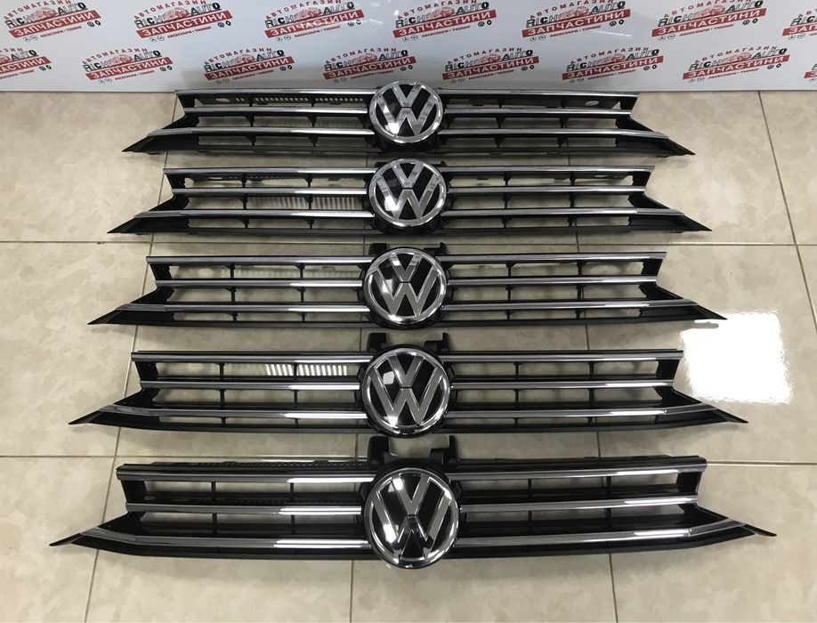 Решітка радіатора VW Touran 2015-