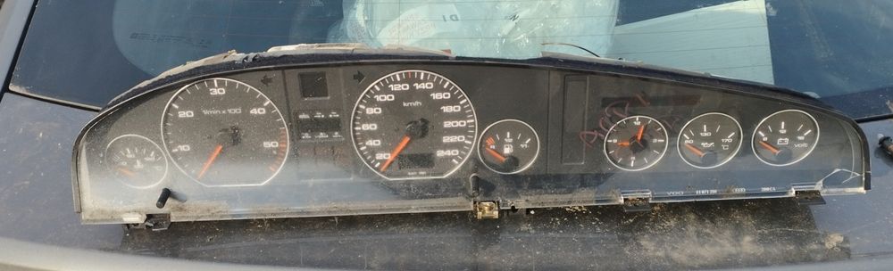 Audi A6 C4  4a919 zegary 033HH