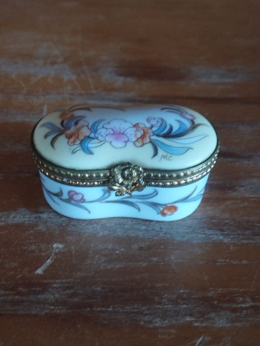 Vintage - Limoges France - Trinket Box