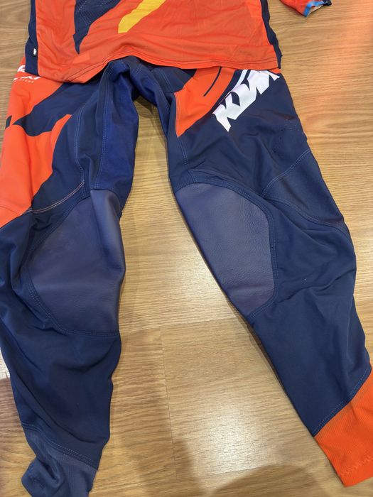 Equipamento Motocross KTM Azul e Laranja