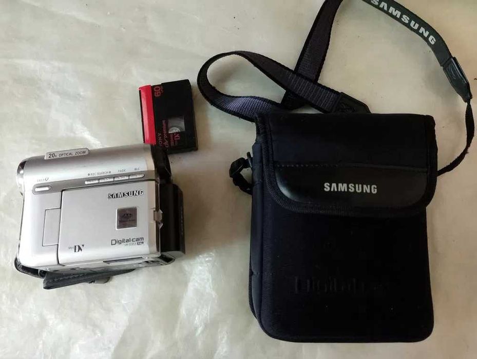 Продам камеру самсунг.
