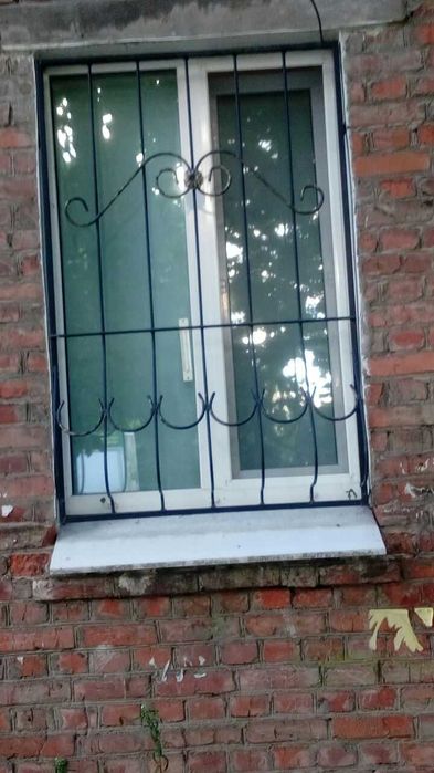 Продам решетку на окно