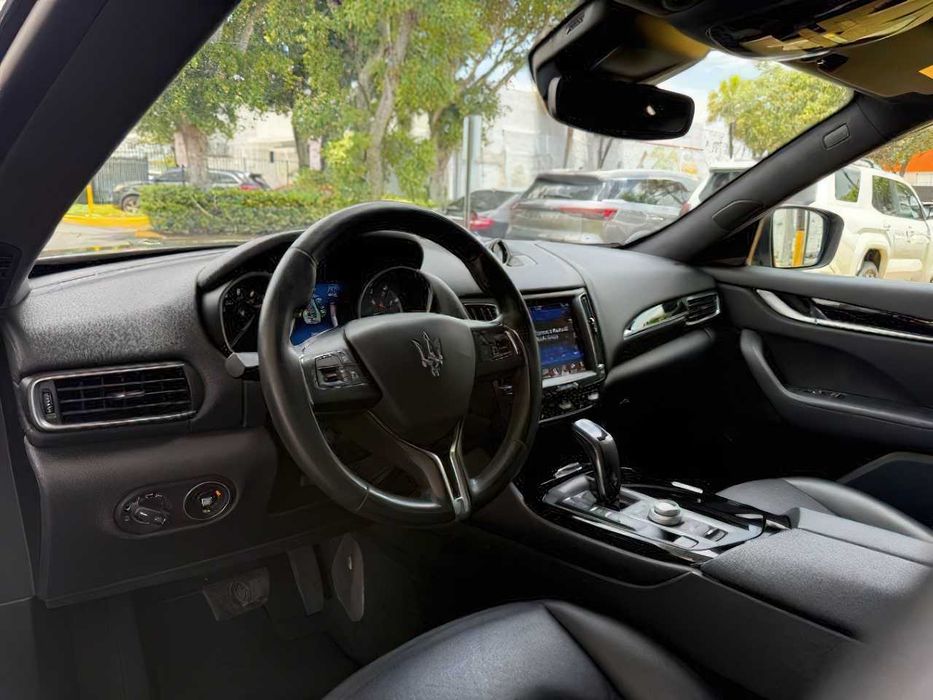Maserati Levante      2019