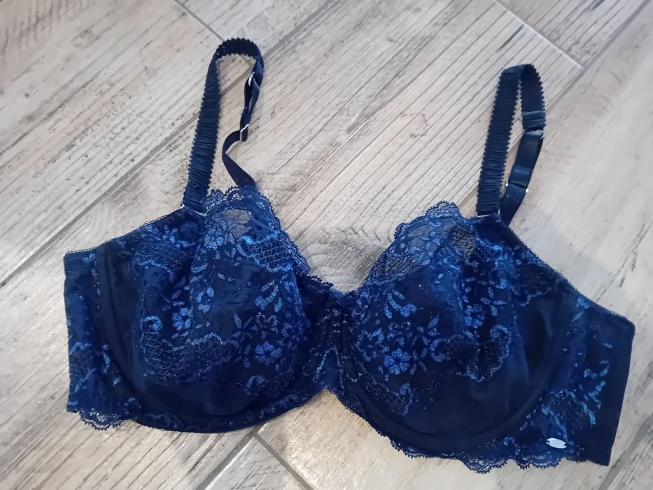 Luksusowy cudny biustonosz marki F&F 85DD