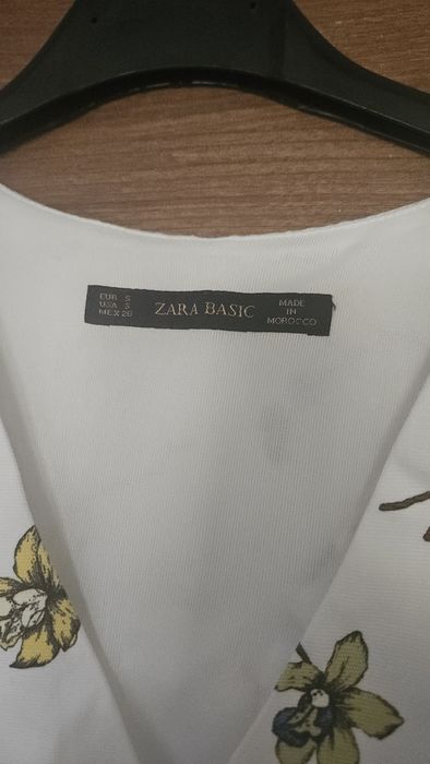 Zara elegancka sukienka w kwiaty XS 34