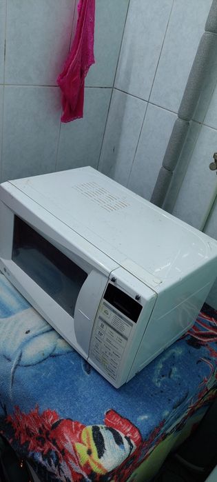 LG микроволновая печь рабочая.