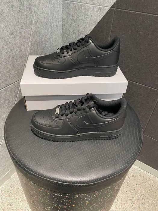 Nike Air Force 1 R.42,5