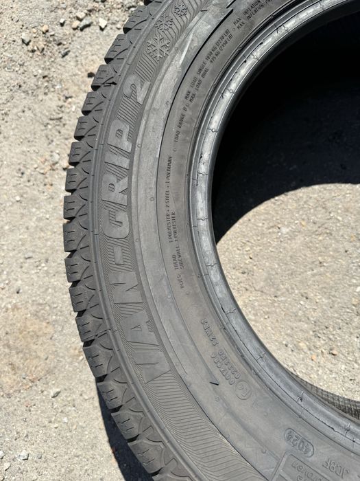 215/65 R16C 109/107T Semperit Van-Grip 2 /зима/4шт./2024рік/