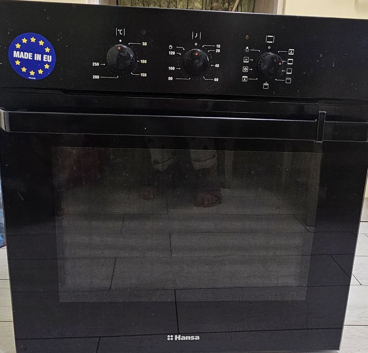 Продам духовку HANSA   BOES68181