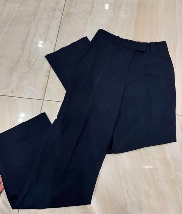 Продам костюм Mango