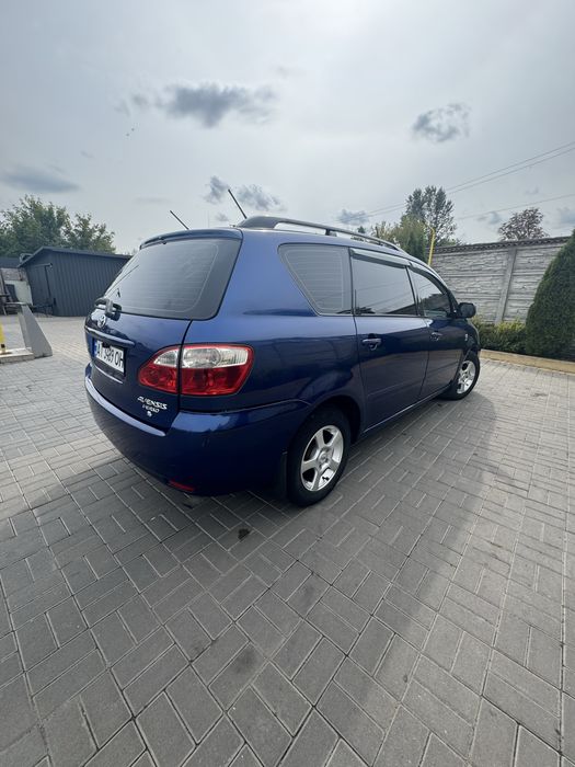 Toyota Avensis Verso D4D