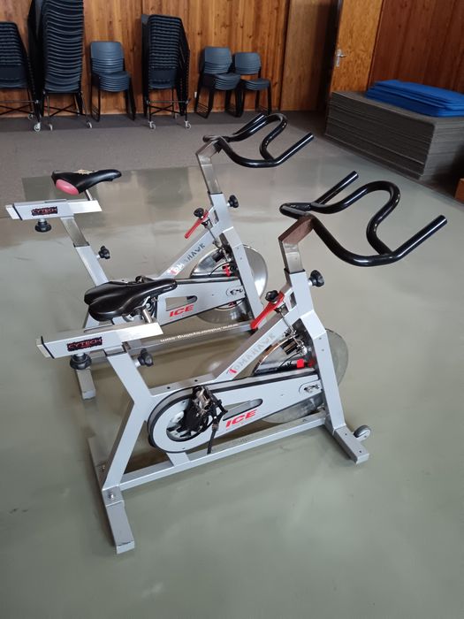 Bikes cycling e Banco Supino