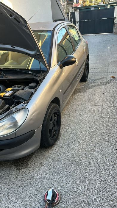 Peugeot 206 ano 2002 gasolina