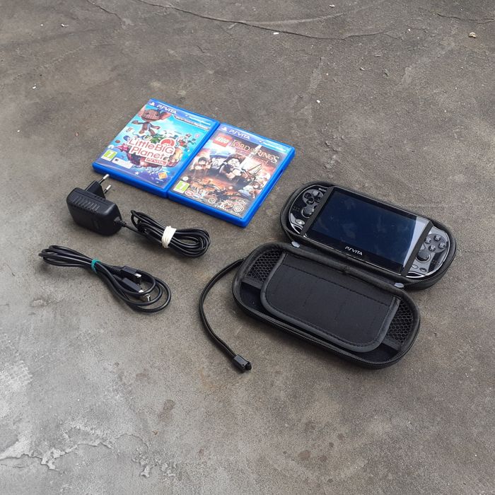 Konsola PS Vita PlayStation Vita PCH-1000 Czarna Używana 8GB