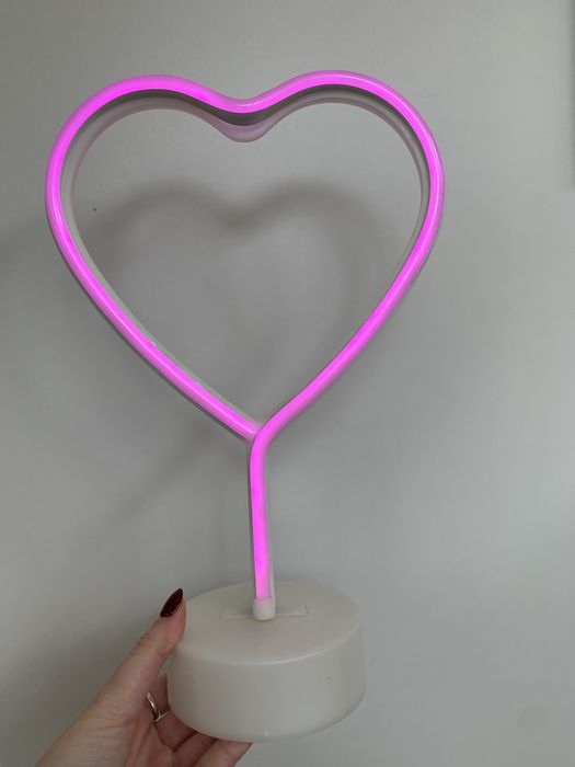 Candeeiro Neon LED Coração Rosa
