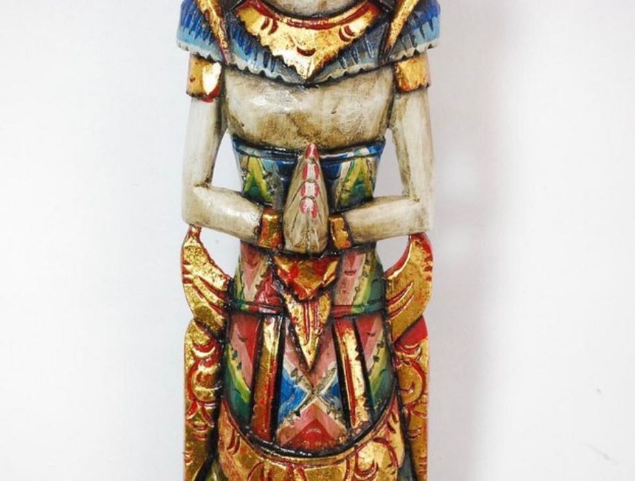 Linda escultura em madeira , 108 cm x 25 cm