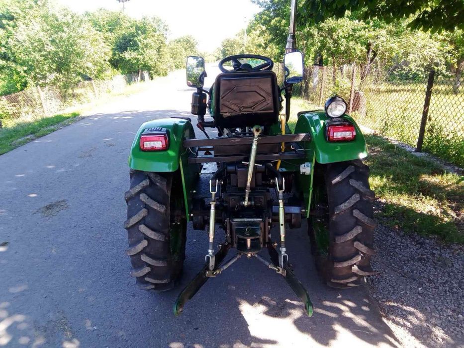 Продаєця трактор булад 254xl