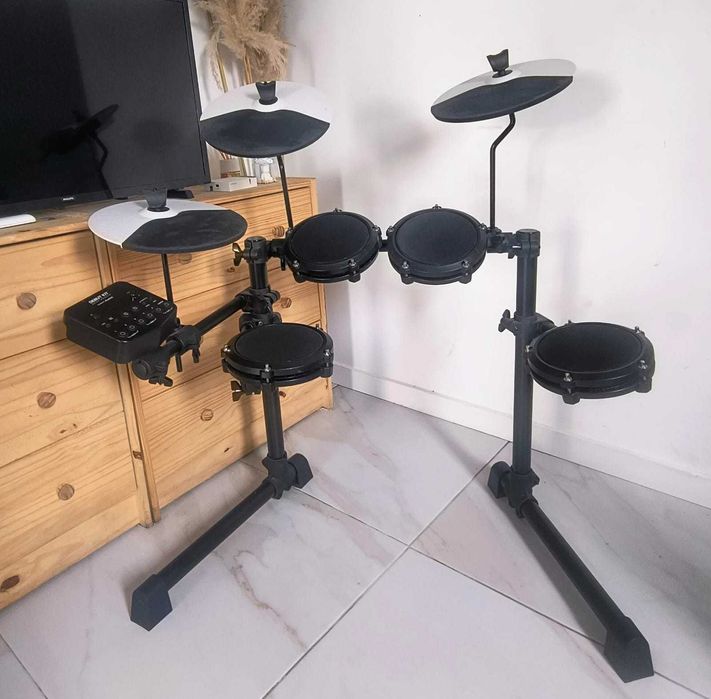 Alesis Debut Kit -Bateria eletrónica infantil com banquinho e baquetas