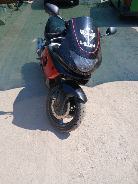 Ямаха 600 кубов .