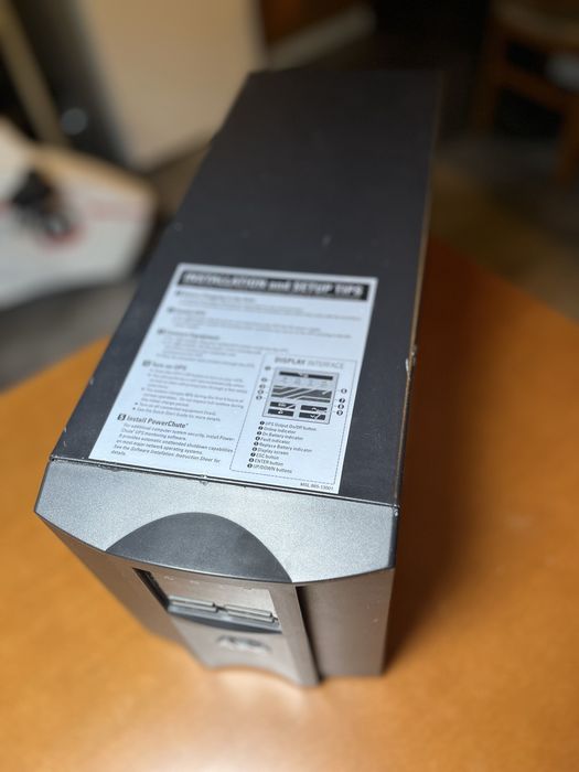 UPS APC Smart UPS 1000 SMT1000i.