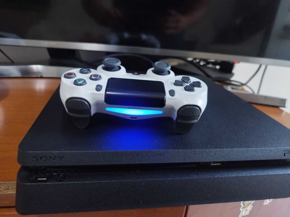 PS4 Slim 1TB + 25 Jogos Instalados + Controle + Headset