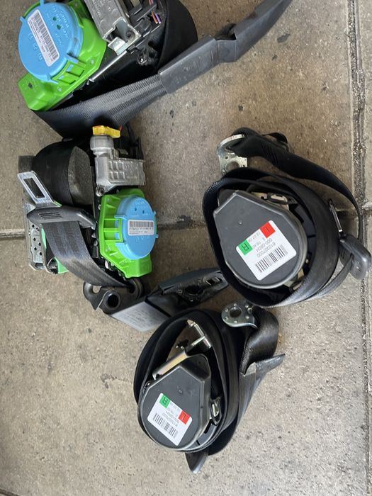 Cintos audi a4 b8 tráseiros