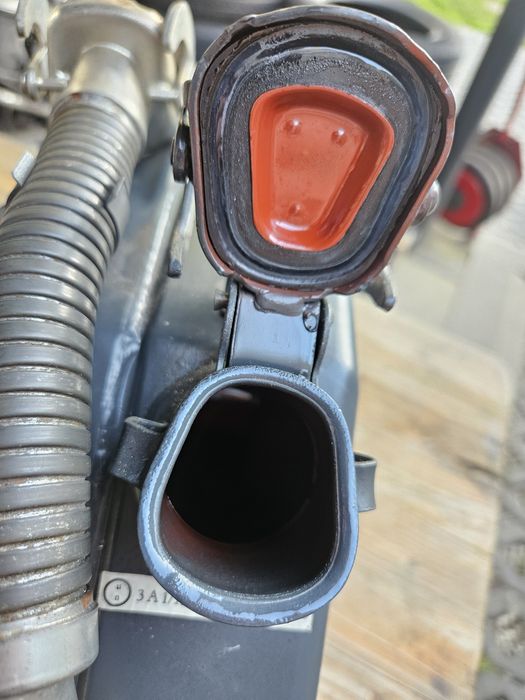 Kanister + Lejek Bellino 7L Volvo Kompletny